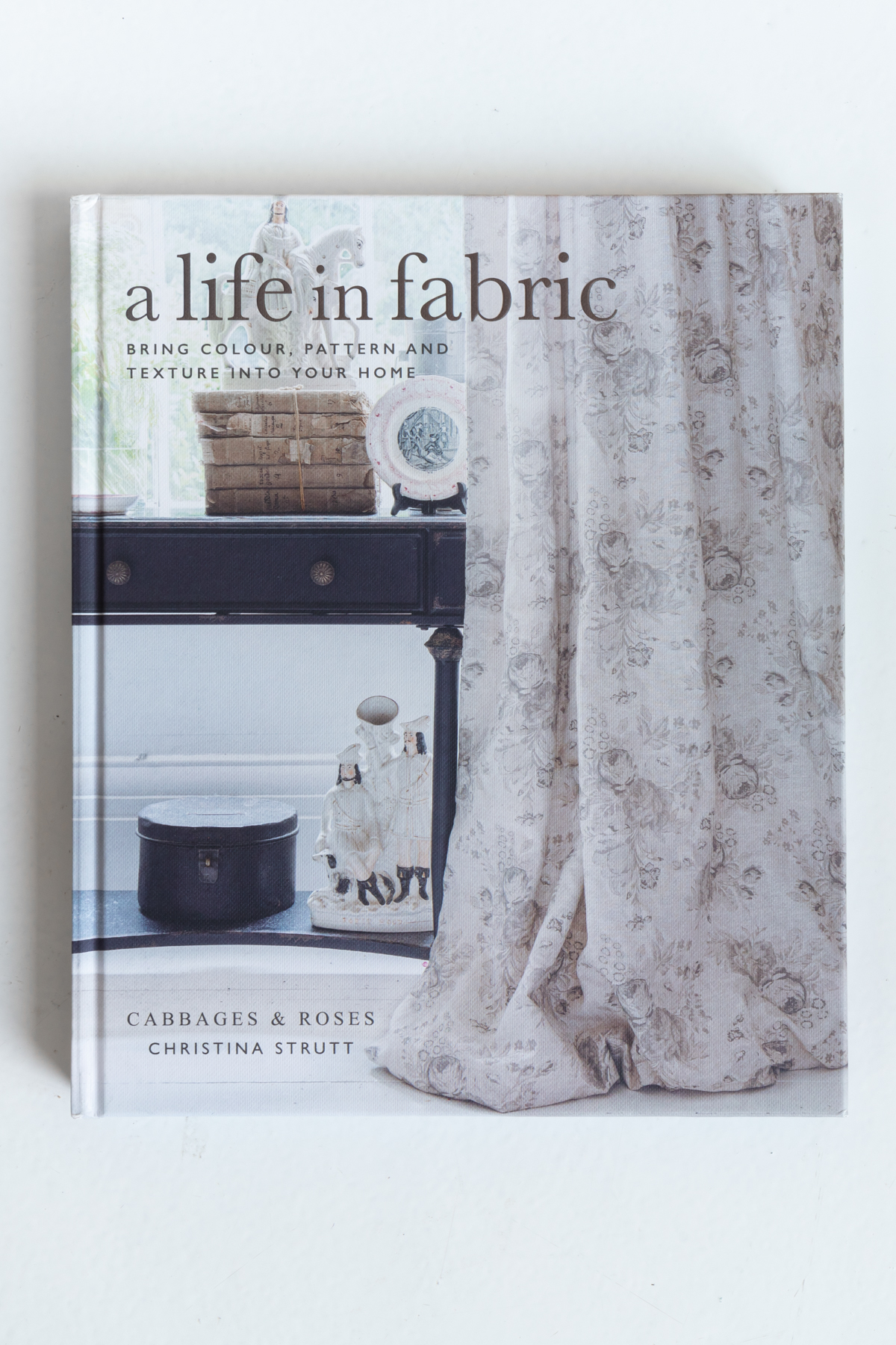 A LIFE IN FABRIC – CABBAGES & ROSES – CICO – 2022
